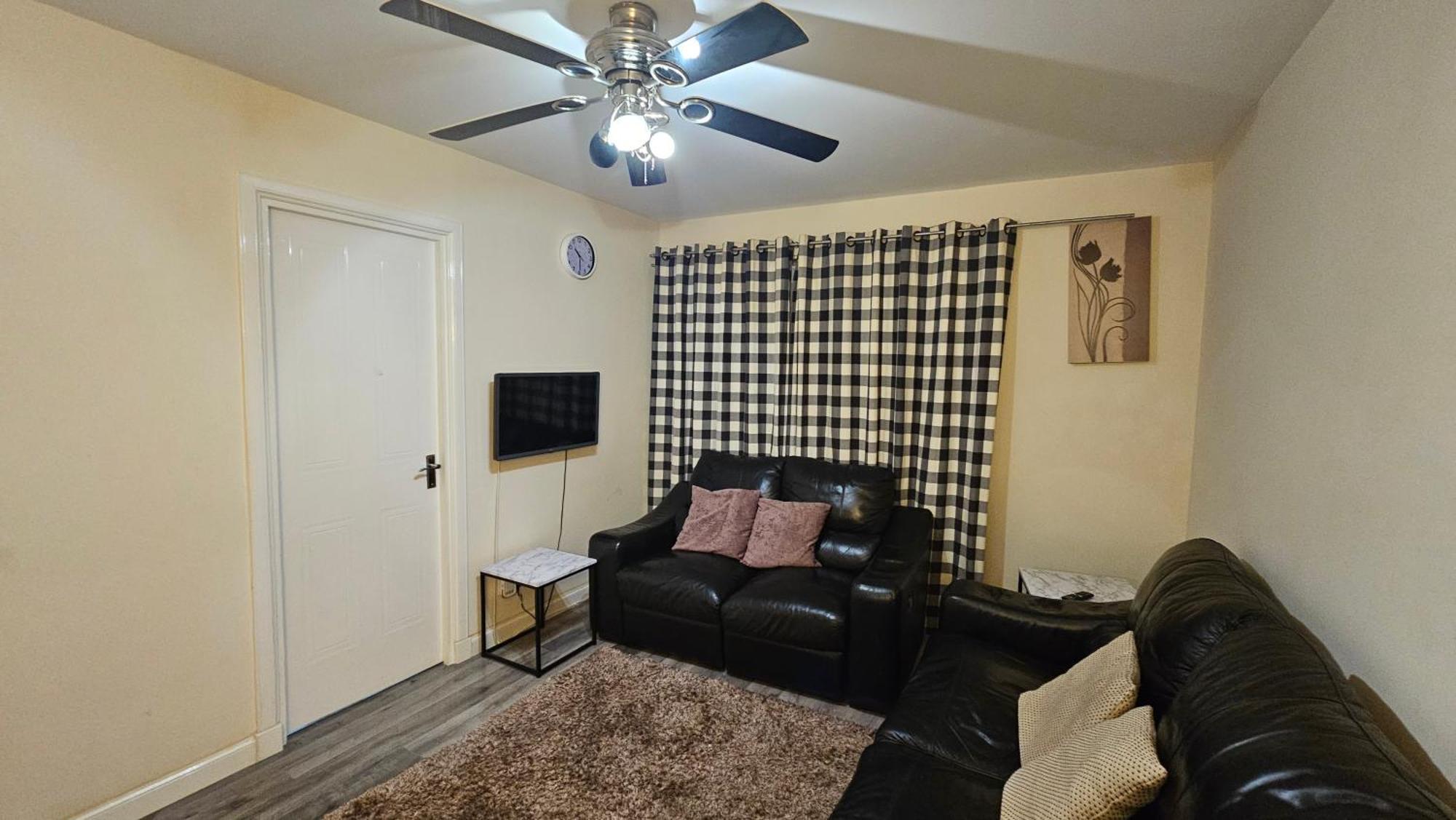 Charlotte Apartment Абърдийн Екстериор снимка