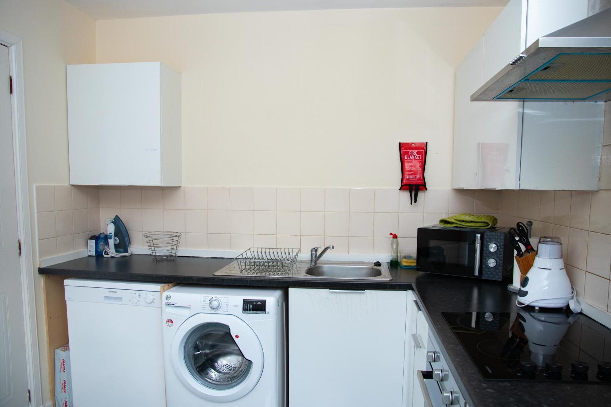Charlotte Apartment Абърдийн Екстериор снимка
