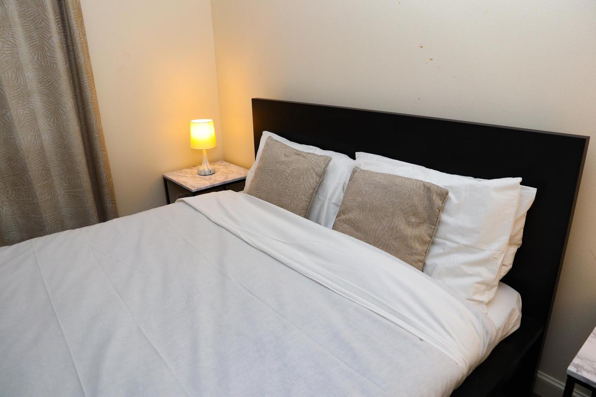 Charlotte Apartment Абърдийн Екстериор снимка