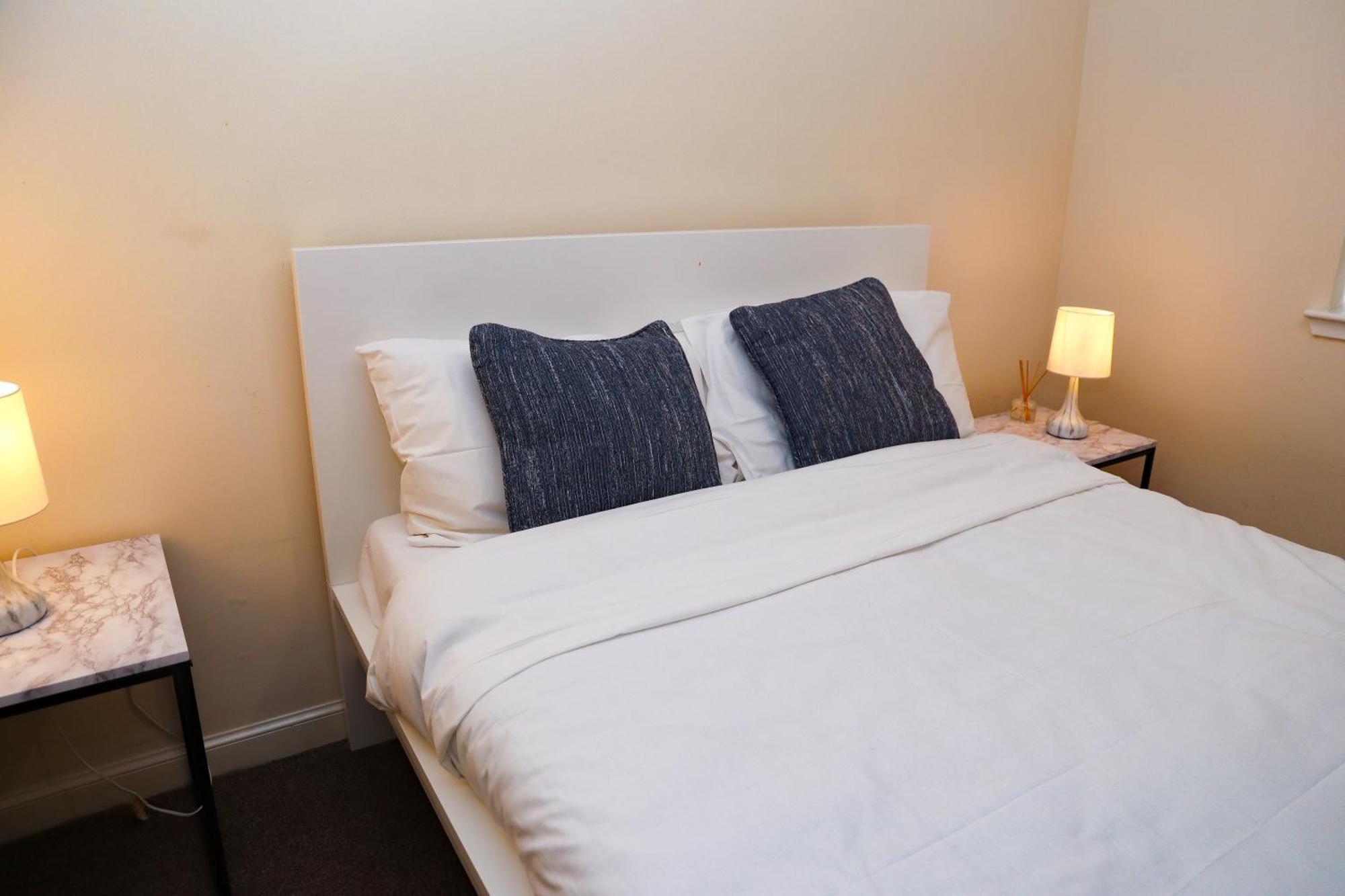 Charlotte Apartment Абърдийн Екстериор снимка