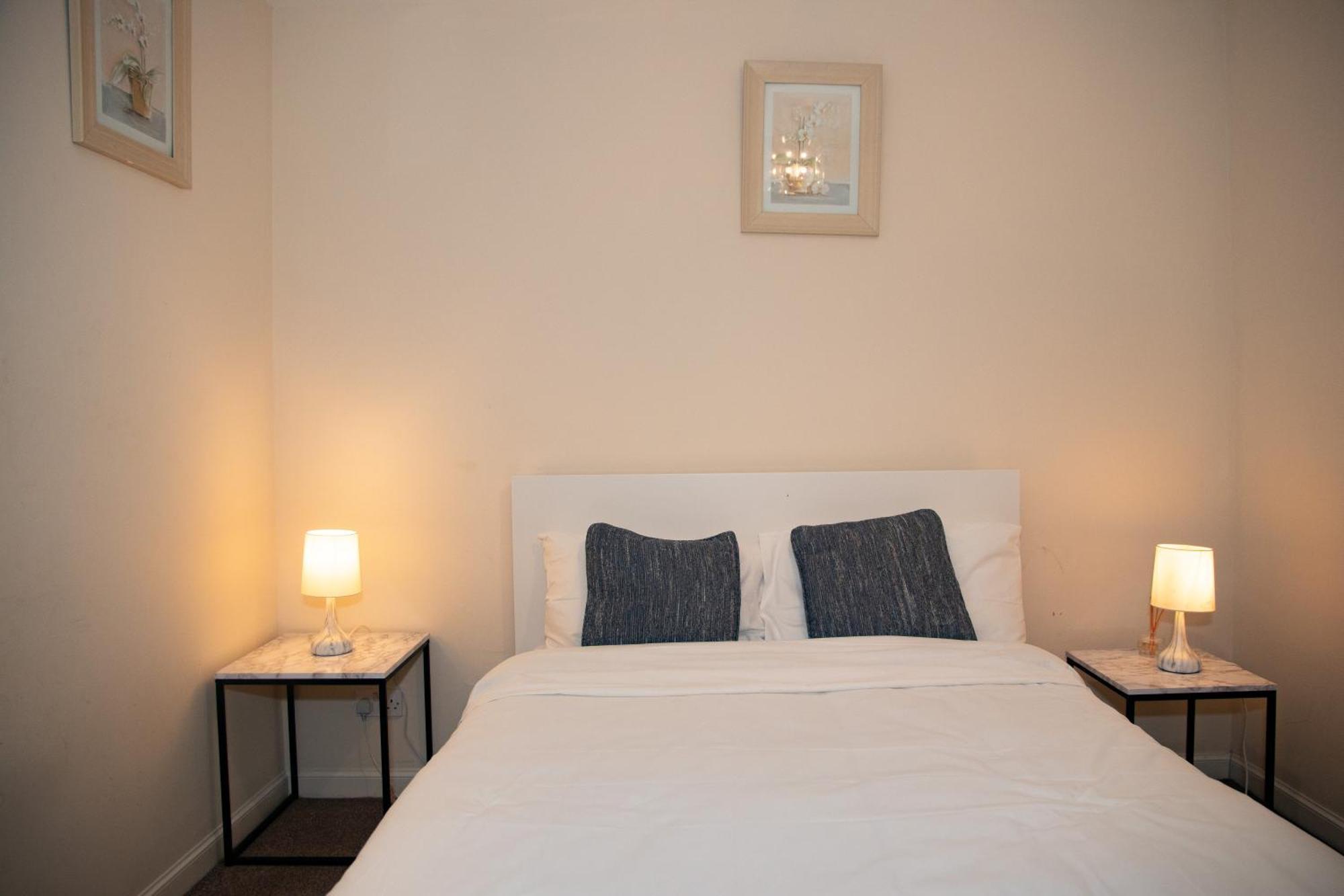 Charlotte Apartment Абърдийн Екстериор снимка